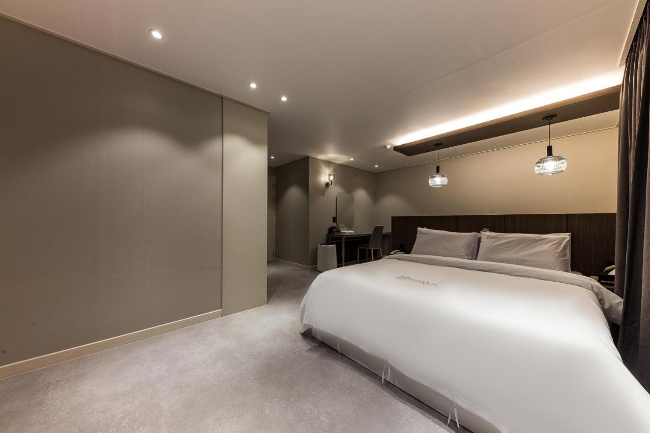 Hotel Lium Чхонан Экстерьер фото