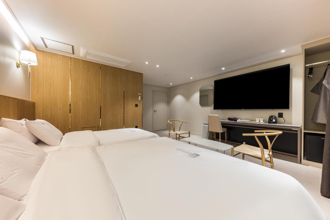 Hotel Lium Чхонан Экстерьер фото