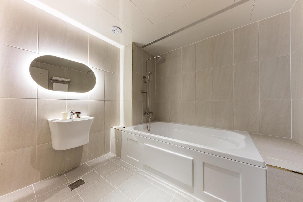 Hotel Lium Чхонан Экстерьер фото