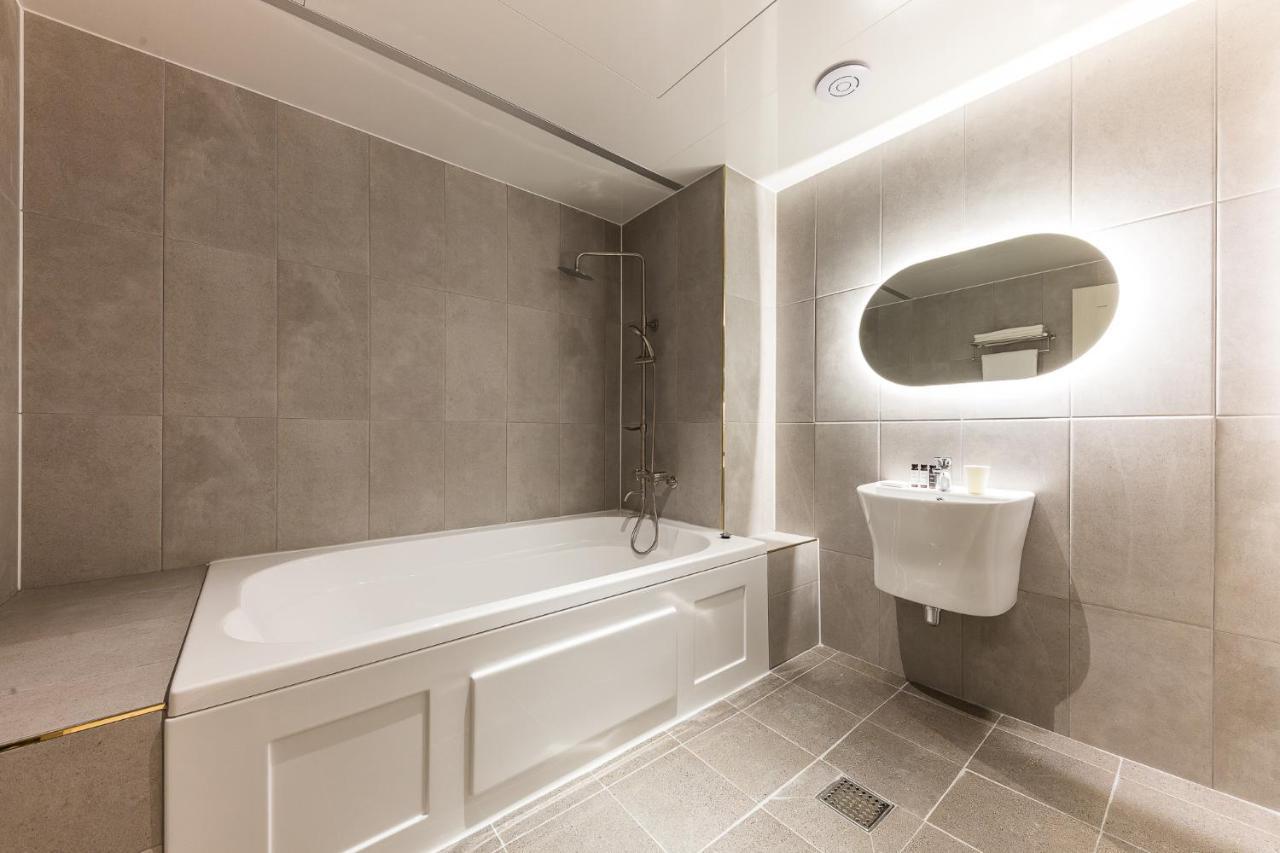 Hotel Lium Чхонан Экстерьер фото